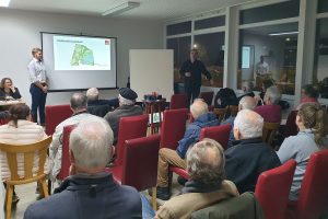 20 Besucher bei "SPD vor Ort" in Harksheide, Thema "Stadtpark und Umgebung"