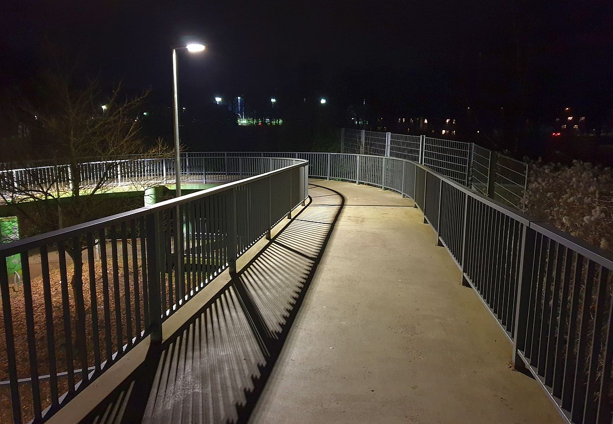 Mehr Licht für Fußgänger auf der "Spindel" an der AKN-Haltestelle Friedrichsgabe