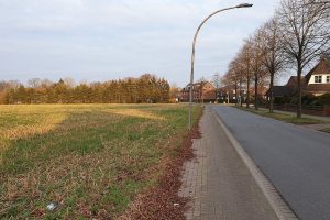 Auf der Fläche links soll das Wohngebiete "Sieben Eichen" entstehen